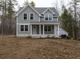 71 Langs Ln, Newmarket, NH 03857
