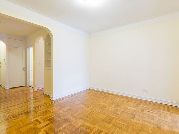 3rd image of 4720 42nd St APT 6A