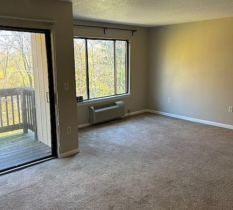 5th image of 175 Mill Pond Road #214