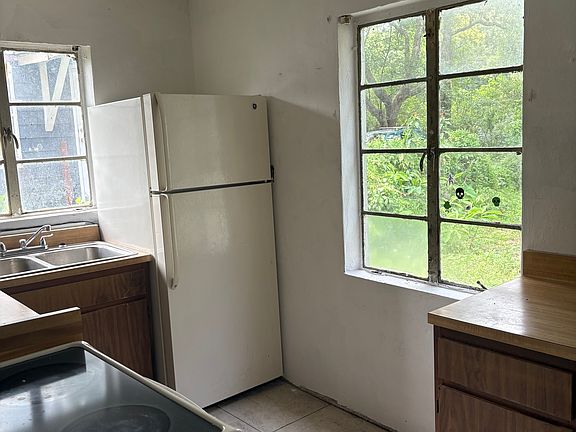 2nd image of 2703 W Sidney Ave