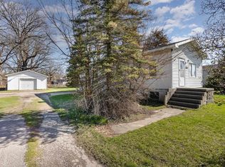 3383 Wheeler Rd, Bay City, MI 48706