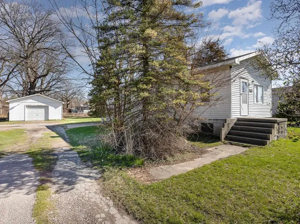 3383 Wheeler Rd, Bay City, MI 48706