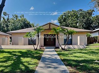 907 Lakemont Dr, Valrico, FL 33594