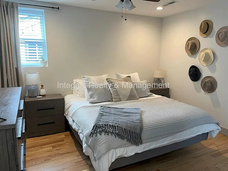 3539 Mariposa St — Photo 9