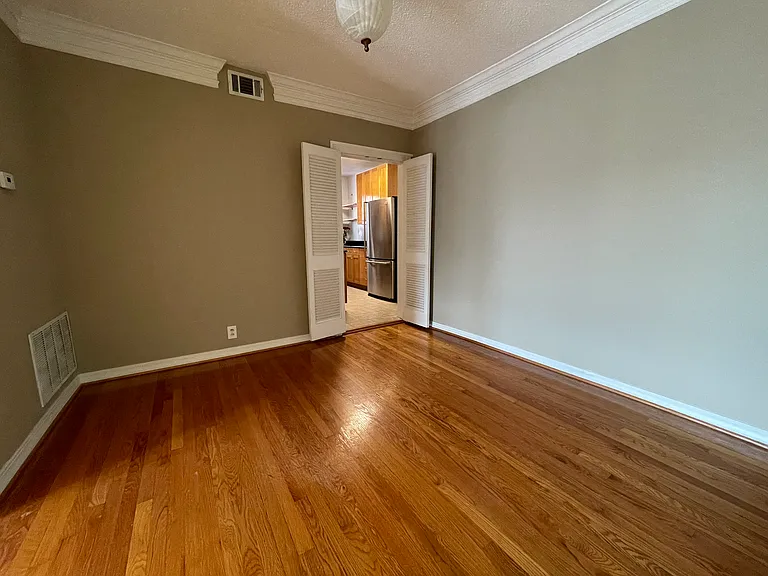 907 S Hanley Rd #7 — Photo 6
