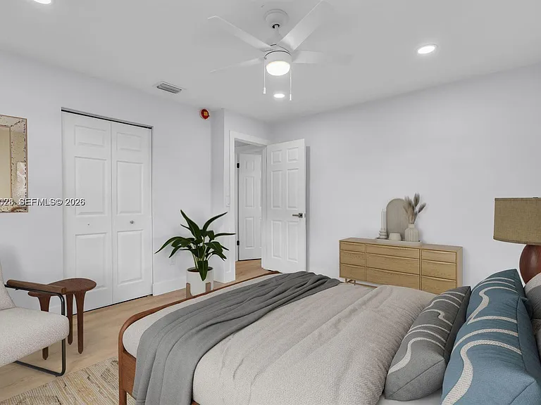 8535 Casa Del Lago #F — Photo 24