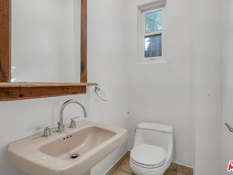 449 N Sweetzer Ave — Photo 21