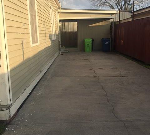3rd image of 119 Leonard St
