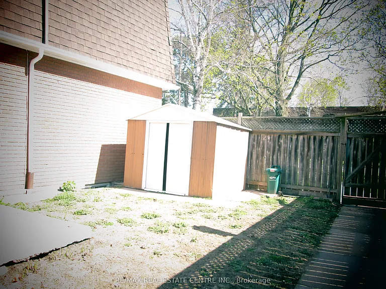 648 Francis Rd — Photo 31