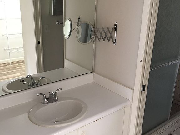 5th image of 900 SW 142nd Ave APT 302L