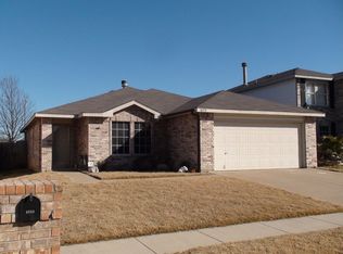 8753 Stonebriar Ln, Fort Worth, TX 76123
