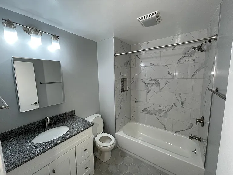 2301 Barrett Ave — Photo 7