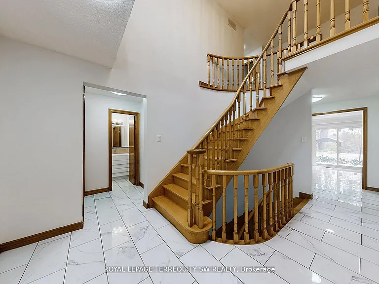 327A Beechgrove Dr — Photo 13