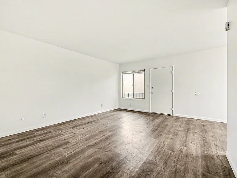 635 Emory St #9 — Photo 6
