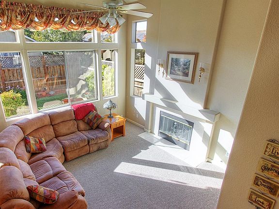 4th image of 2090 Bellevue Ranch