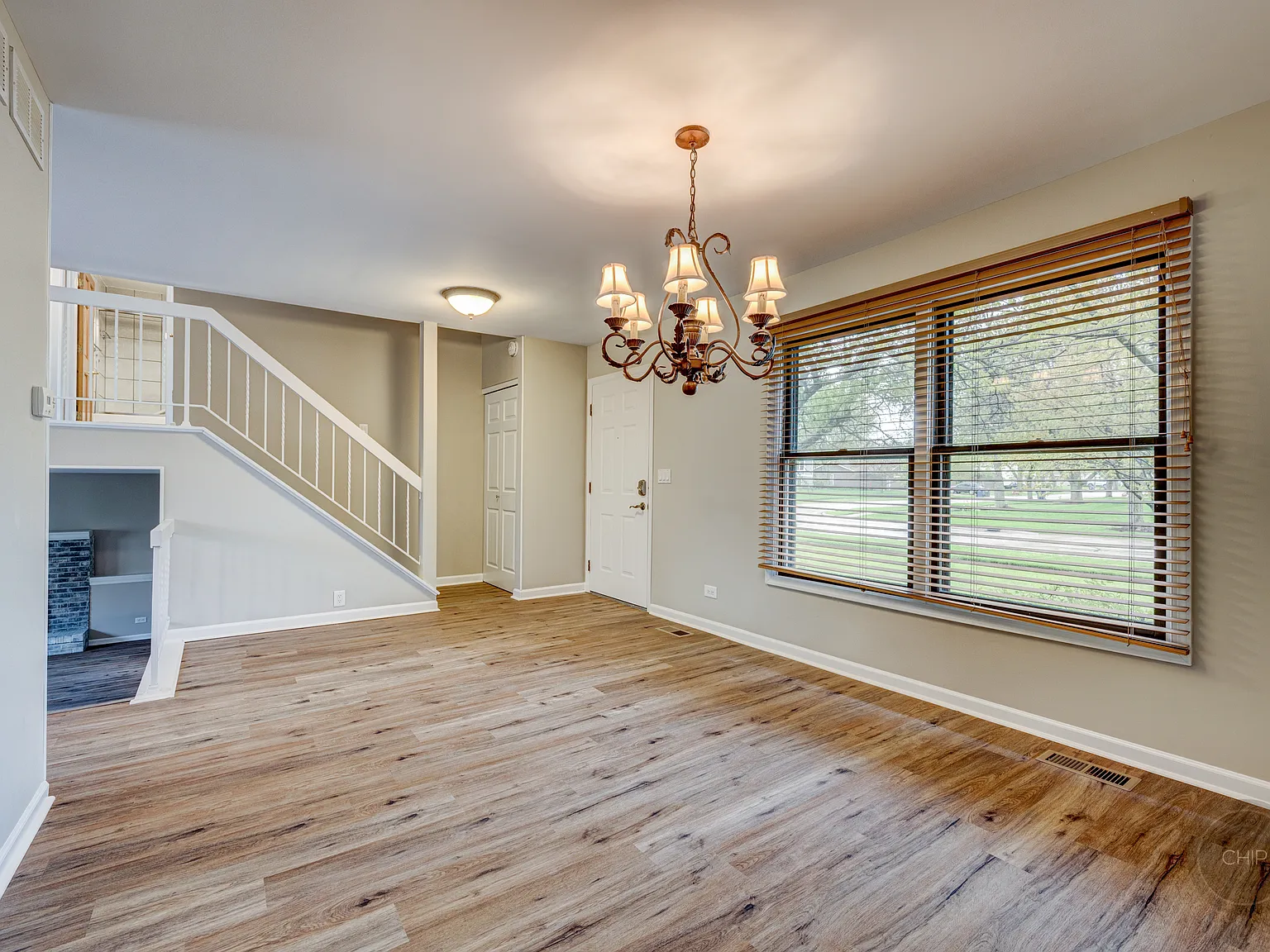 4 bed, 1.5 bath, 1530 sqft, $3,500 — Photo 3