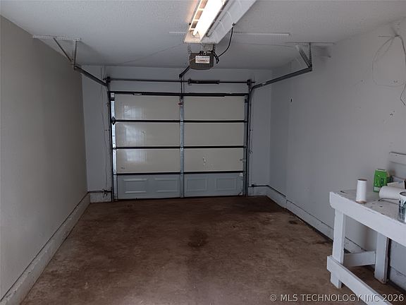 4th image of 13804 S Glen Pl