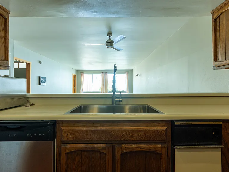5125 Harold Way #202 — Photo 35