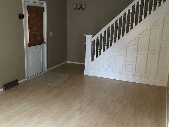 3rd image of 413 Western Ave
