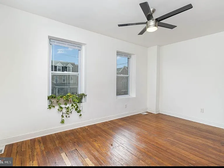 719 N Plum St #2 — Photo 8