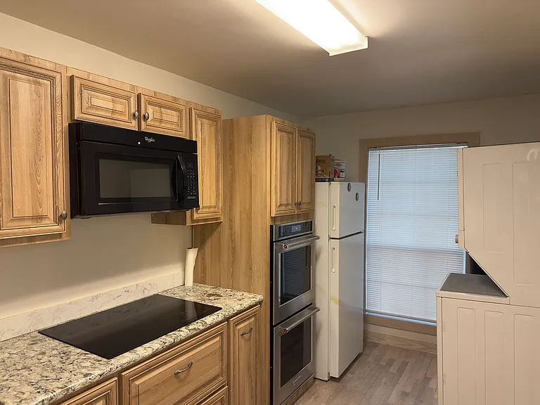 318 Templeton Dr — Photo 10
