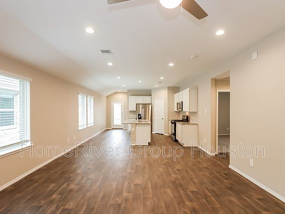4th image of Dnu9944 Glen Brook Ln #E57fx1