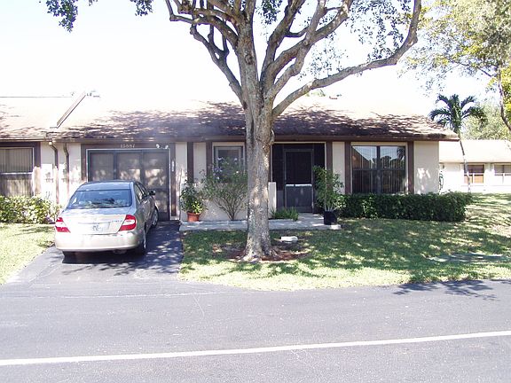 2nd image of 15887 Forsythia Cir