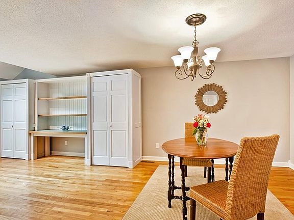 5th image of 225 Lincoln St APT J2