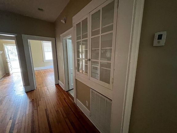 5th image of 259 E Kings Hwy #259
