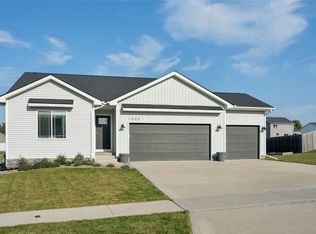 1500 Red Cedar Ln, Granger, IA 50109