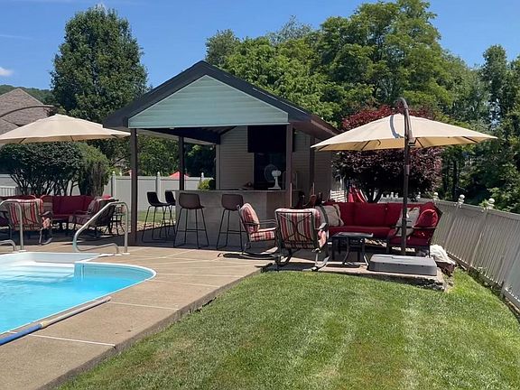 4th image of 312 Donnas Way