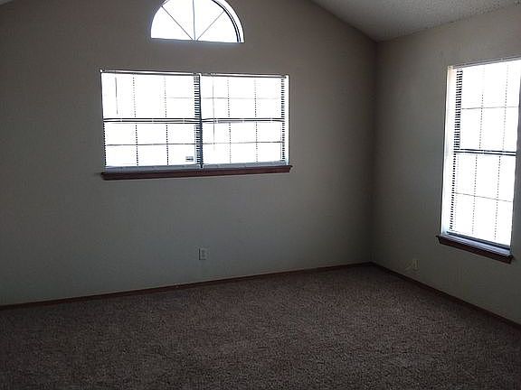 3rd image of 701 Dorsey Dr