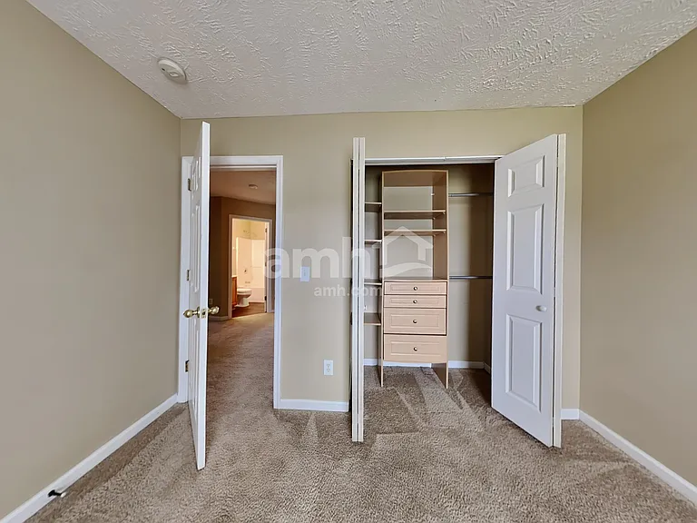 2315 Hayward Ln — Photo 16