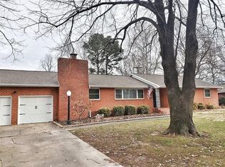 126 Rogers Circle Dr, Springdale, AR 72764