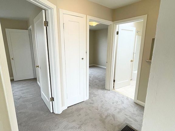 4th image of 2218 43rd Ave