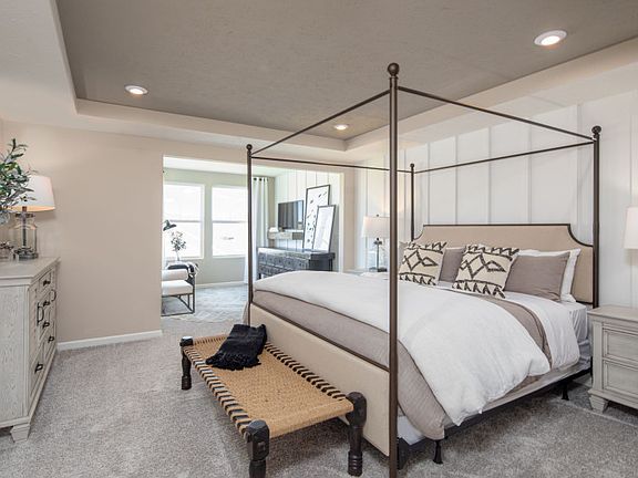 Owner s Suite with Private Bath and Walk-in Closet