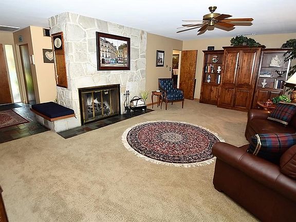 2nd image of 3070 Silver Lake Blvd