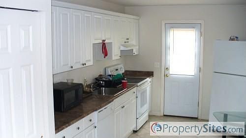 2nd image of 759 Islip Ave