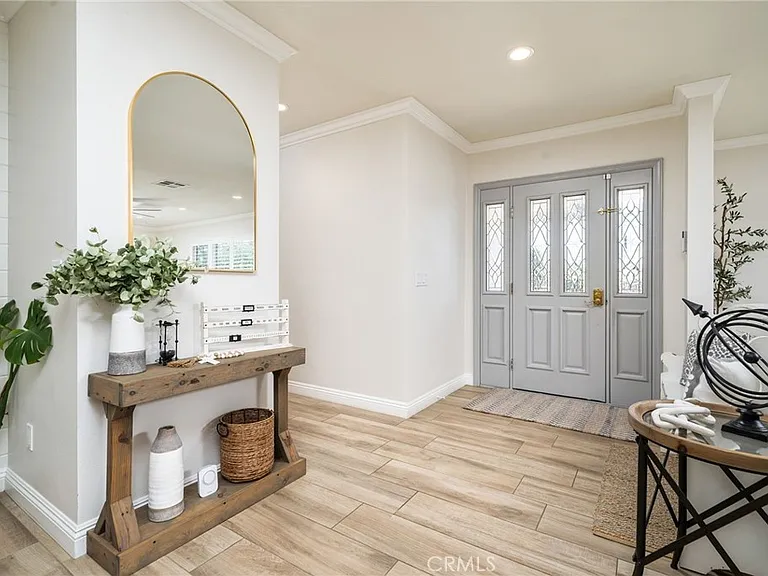 1025 Kent Dr — Photo 5