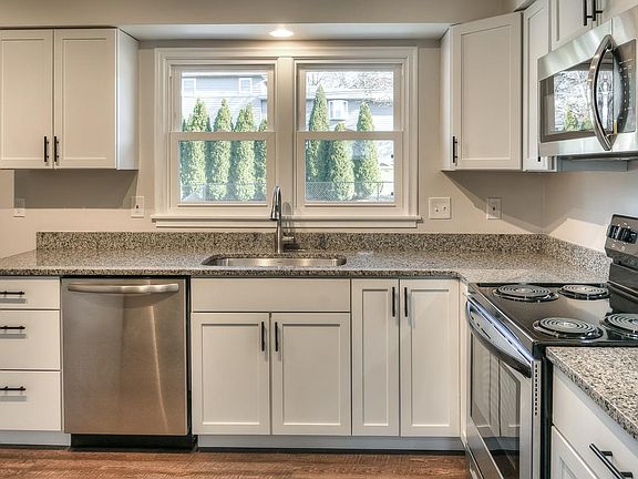 4th image of 2723 S 107th Ave