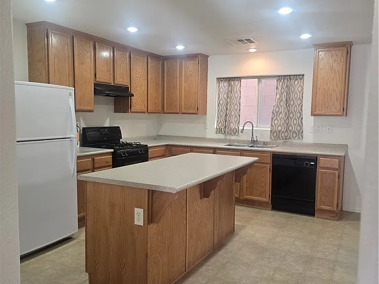 721 Wallington Estate St #0 — Photo 3