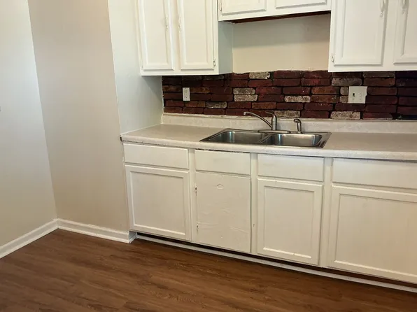 7866 W Palmetto Ave, Milwaukee, WI 53218