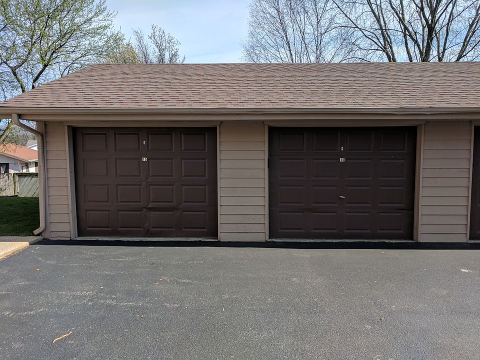 Garage stall on end