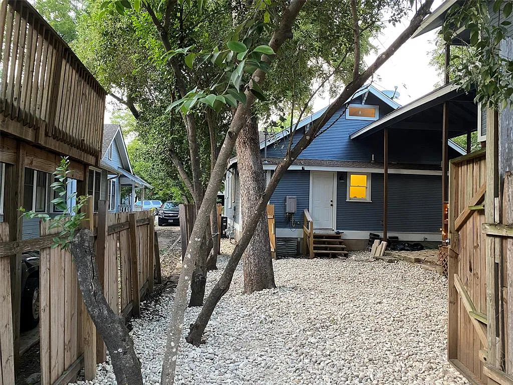8 bed, 3988 sqft, $11,000 — Photo 4