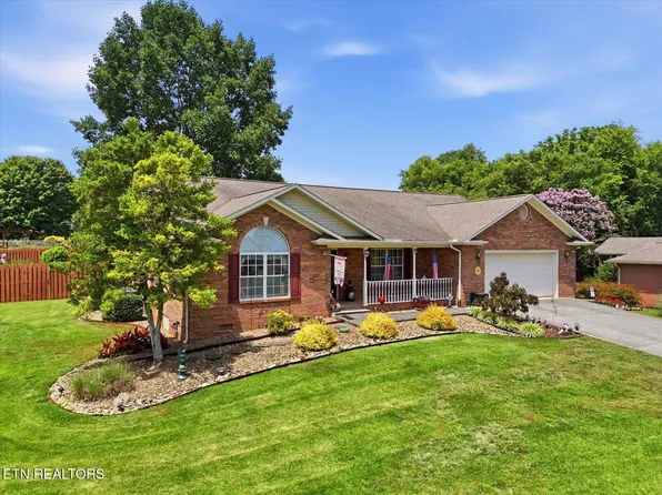 421 Sweet Briar Dr, Maryville, TN 37804