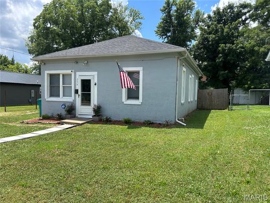 239 N Center St, Sullivan, MO 63080