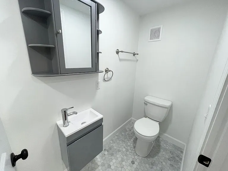 806 Florence St #810-A — Photo 4