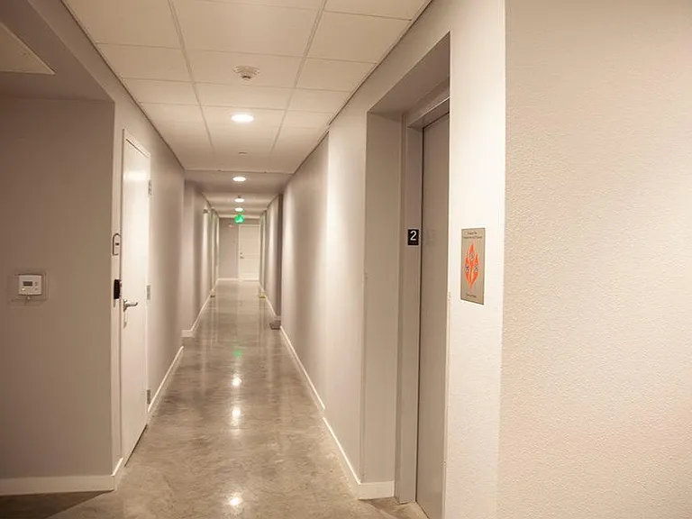College 830 — Photo 8