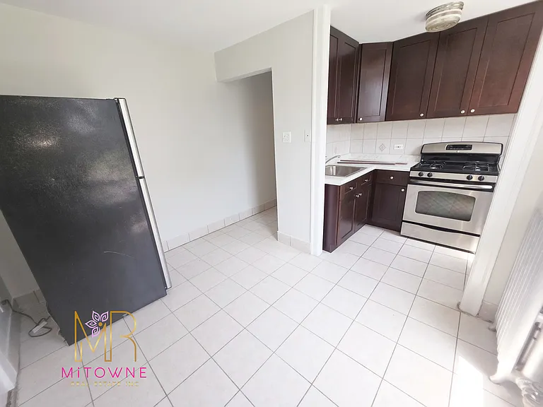 7400 N Ashland Blvd #2 — Photo 6