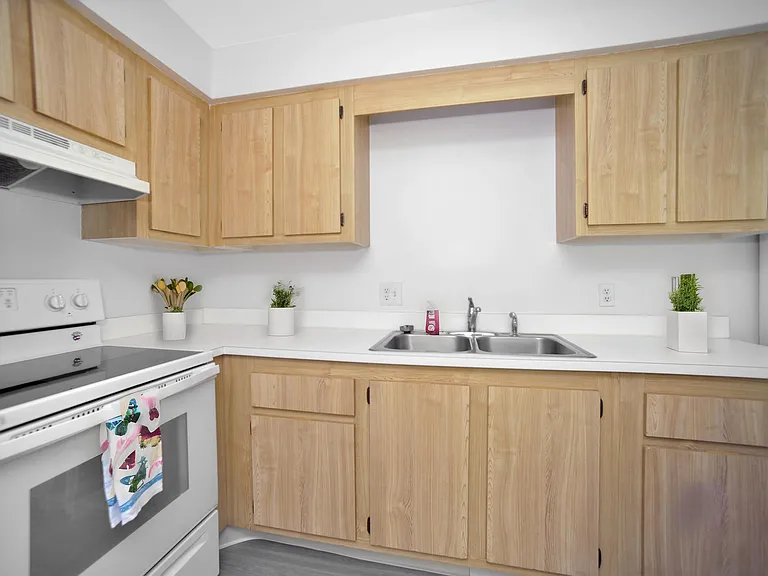 1354 Westover St #103 — Photo 3